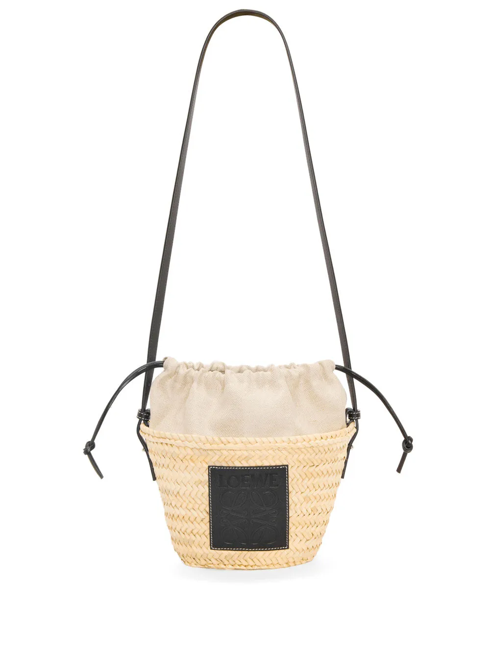 Drawstring bucket bag in palm leaf