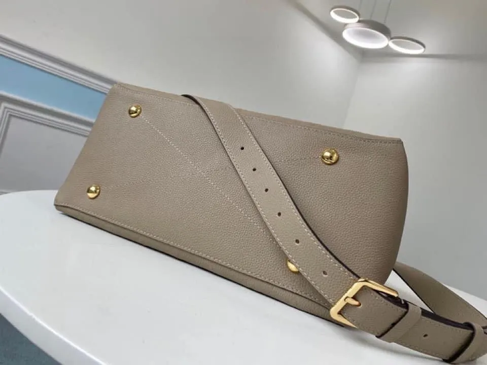 Louis Vuitton Maida Hobo Bag
